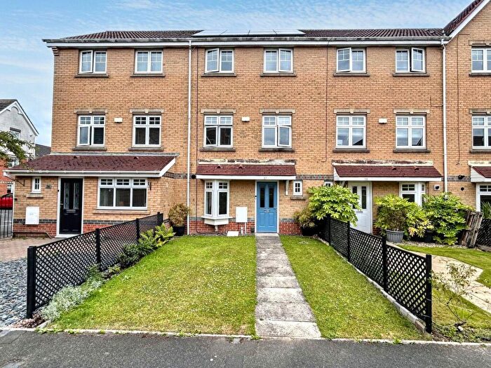 4 Bedroom Town House For Sale In Newington Drive, North Shields, Tyne And Wear, NE29