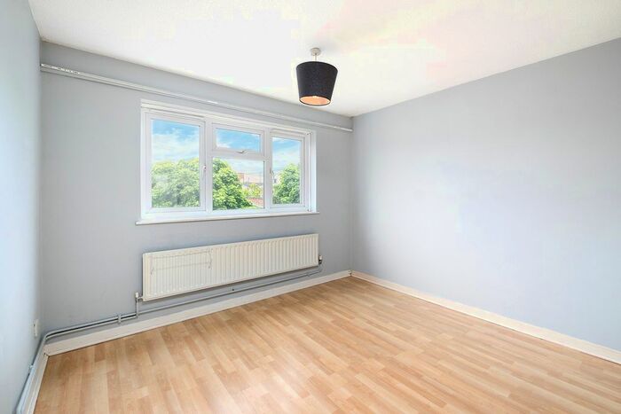 1 Bedroom Flat To Rent In Annie Besant Close, London, E3