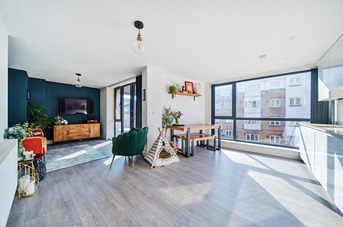 2 Bedroom Apartment For Sale In Homesdale Road, Bromley, BR2