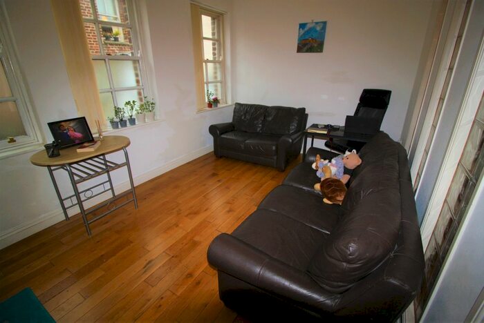 1 Bedroom Flat To Rent In Fore Street, Exeter, EX4