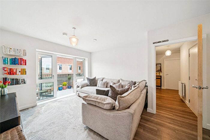 2 Bedroom Flat For Sale In Springfield Drive, SW17