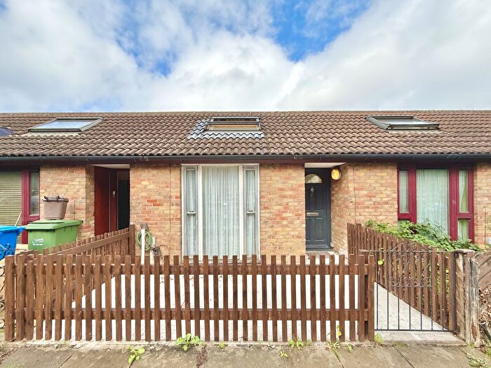 1 Bedroom Bungalow For Sale In Linden Grove, London, SE15
