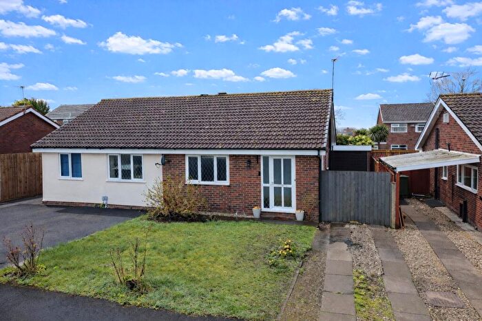 2 Bedroom Bungalow For Sale In Copeland Close, Pensby, Wirral, CH61