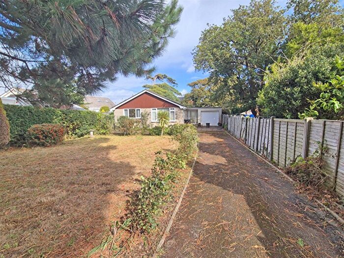 3 Bedroom Bungalow For Sale In Seafield Close, Barton On Sea, New Milton, Hampshire, BH25