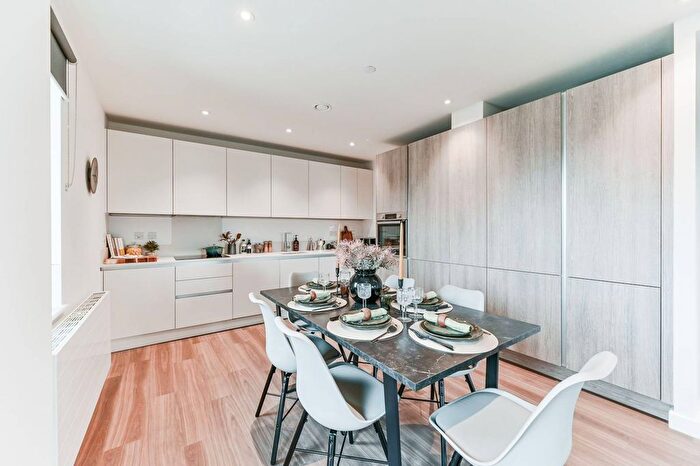 3 Bedroom Flat To Rent In No. College Road, Croydon, CR0