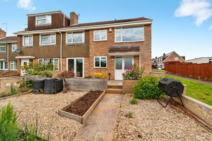4 Bedroom End Of Terrace House For Sale In Lincombe Road, Radstock, Somerset, BA3