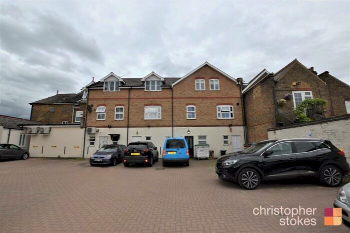 1 Bedroom Flat To Rent In Turners Hill, Cheshunt, Waltham Cross, EN8
