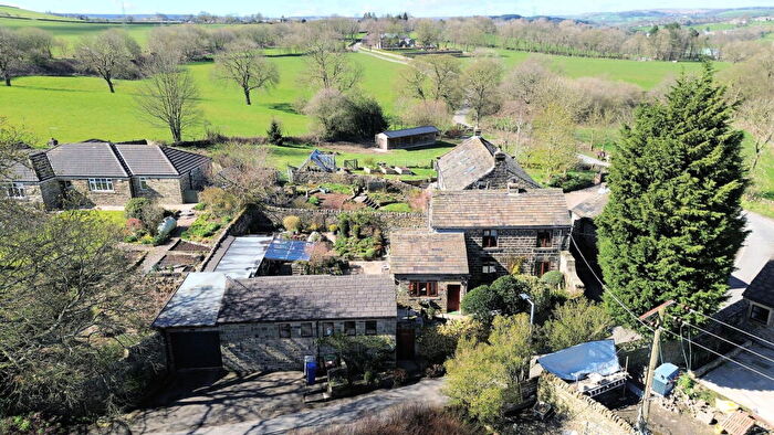 3 Bedroom Character Property For Sale In Shore Hall Lane, Millhouse Green, S36