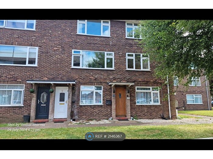 2 Bedroom Maisonette To Rent In Long Drive, Ruislip, HA4
