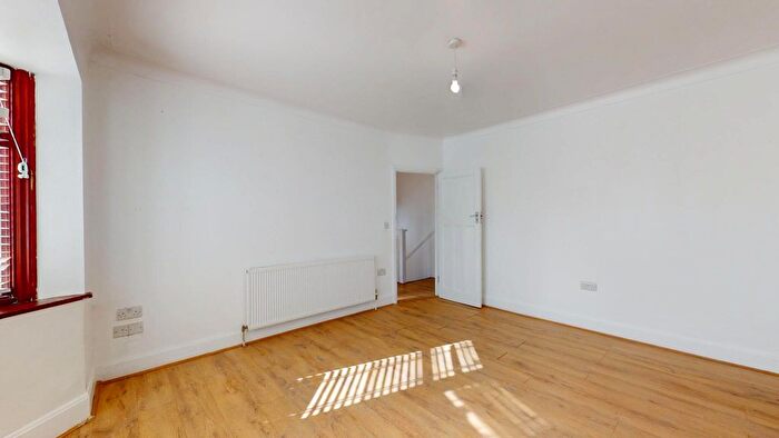 3 Bedroom Semi-Detached House To Rent In Gladstone Park Gardens, London, NW2