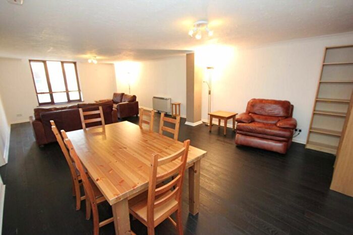 2 Bedroom Flat To Rent In Knighten Street, Wapping, E1W