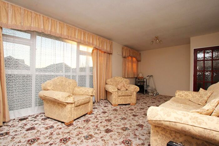 2 Bedroom Detached Bungalow For Sale In Horrocks Way, Kettering, Northamptonshire, NN15