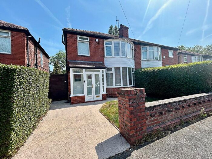 3 Bedroom Semi-Detached House For Sale In Lathom Road, Withington, M20