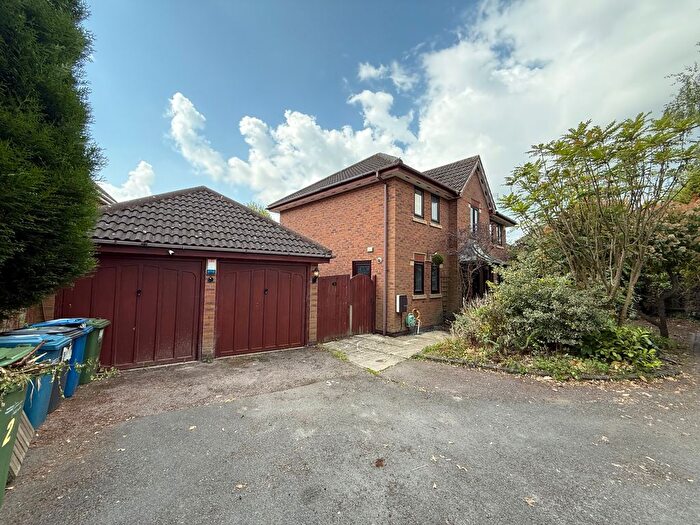 4 Bedroom Property To Rent In Rosebery Road, Dosthill, Tamworth, B77