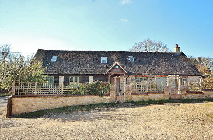 3 Bedroom Barn Conversion For Sale In Oxford Hill, Witney, OX29