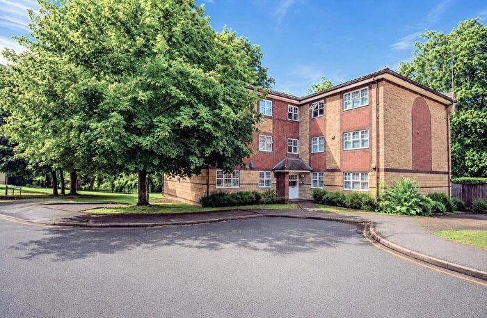 2 Bedroom Apartment For Sale In Knights Field, Luton, LU2