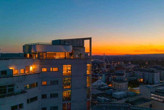 3 Bedroom Penthouse For Sale In Bute Terrace, Cardiff, CF10