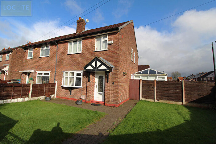 3 Bedroom Semi Detached House For Sale In Shaftesbury Gardens, Flixton, M41