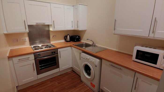 4 Bedroom Flat To Rent In Moat Place, Slateford, Edinburgh, EH14