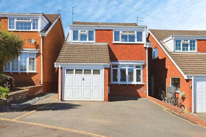 3 Bedroom Detached House For Sale In Lansdown Green, Kidderminster, DY11