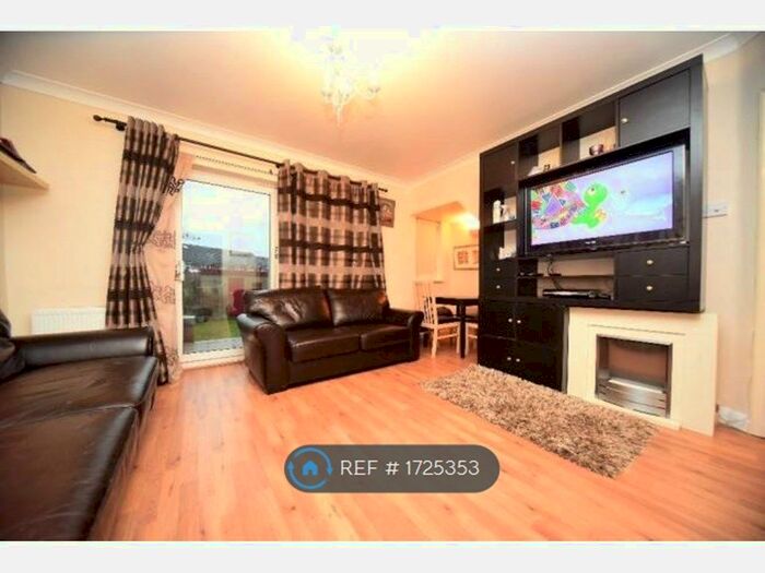 2 Bedroom Terraced House To Rent In Brent Place, Barnet, EN5