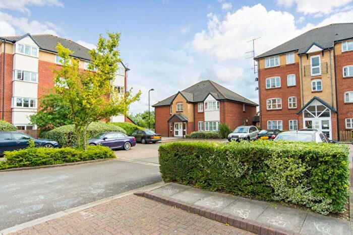 2 Bedroom Flat To Rent In Curtis Drive, London, W3