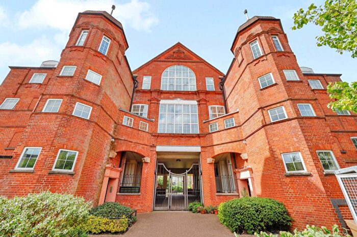 2 Bedroom Flat For Sale In Shortcroft Mead Court, NW10