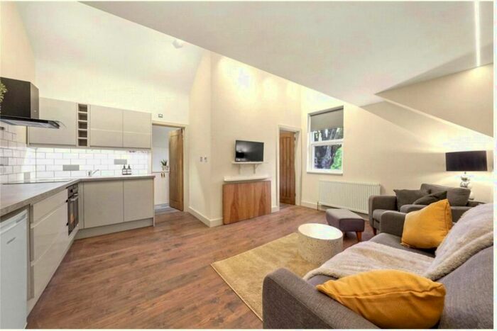 1 Bedroom Flat To Rent In Sarnesfield Road, Enfield, EN2