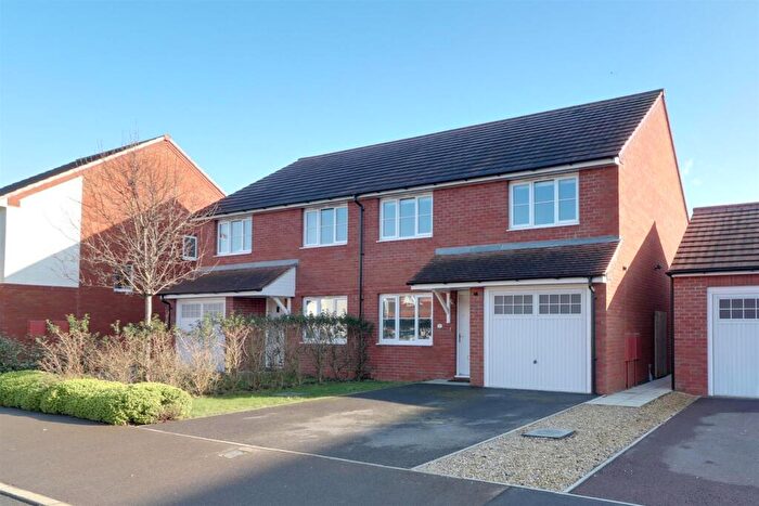 3 Bedroom Semi-Detached House For Sale In Rowbotham Way, Great Oldbury, Stonehouse, GL10