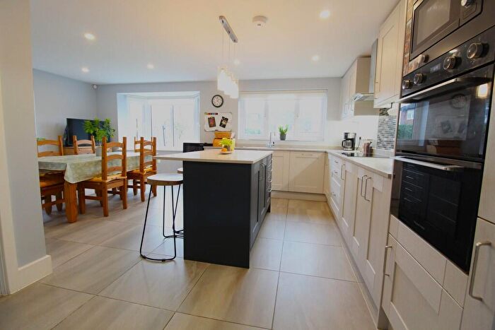 4 Bedroom Detached House For Sale In Brickhill Road, Sandy, SG19