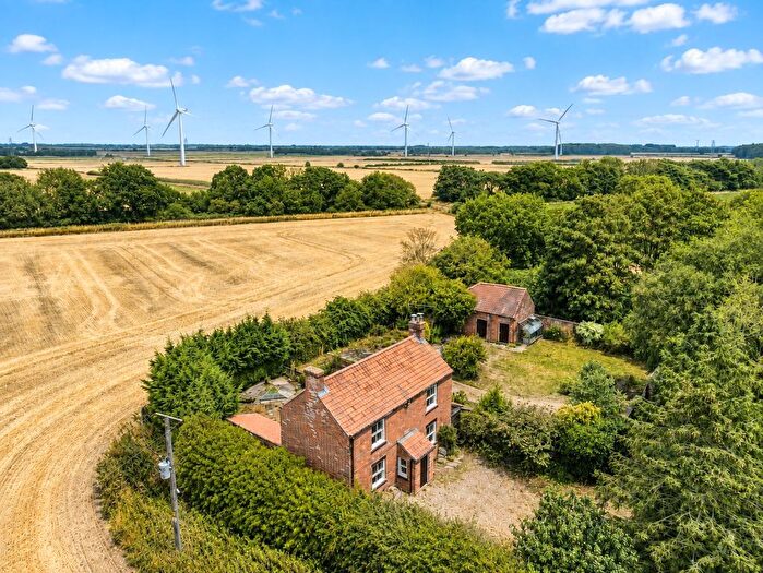 2 Bedroom Farmhouse To Rent In Tickton, Beverley, HU17
