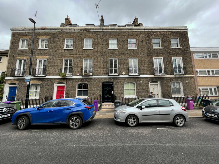 3 Bedroom Flat To Rent In Bazely St. London, E14