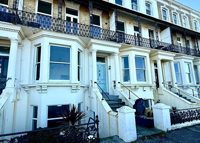 1 Bedroom Flat To Rent In Seaview Terrace, Westbrook, CT9