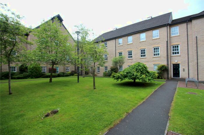 2 Bedroom Apartment To Rent In Gale Close, Off Todmorden Road, Littleborough, Lancashire, OL15