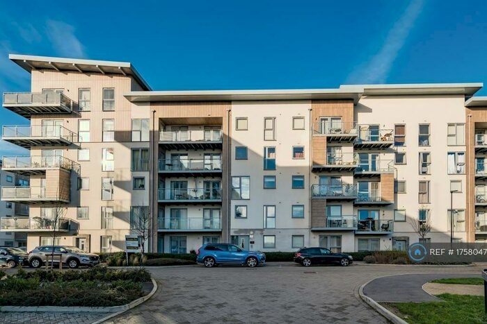 2 Bedroom Flat To Rent In Dove House, Maidenhead, SL6