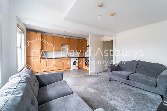 2 Bedroom Apartment To Rent In Great North Road, Highgate, London, N6