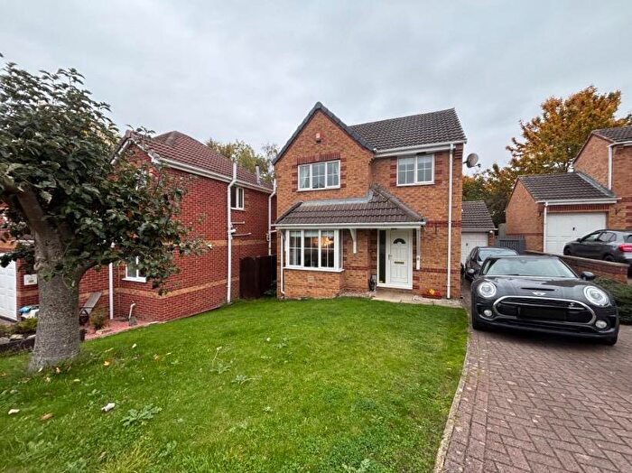 3 Bedroom Detached House For Sale In Roseate Green, Morley, Leeds, LS27