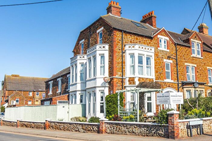 7 Bedroom Semi-Detached House For Sale In Hunstanton, PE36