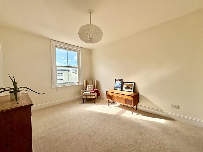1 Bedroom Flat For Sale In Rock Street, Brighton, BN2