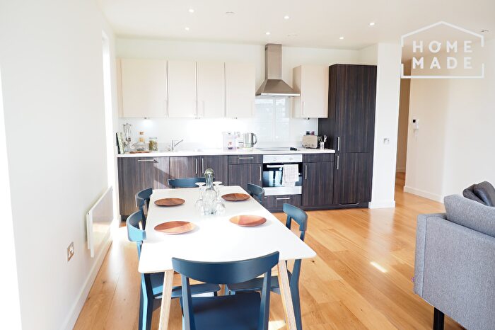 3 Bedroom Flat To Rent In The Slate Yard, M3