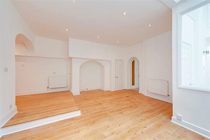 1 Bedroom Flat To Rent In Cornwall Gardens, South Kensington, SW7