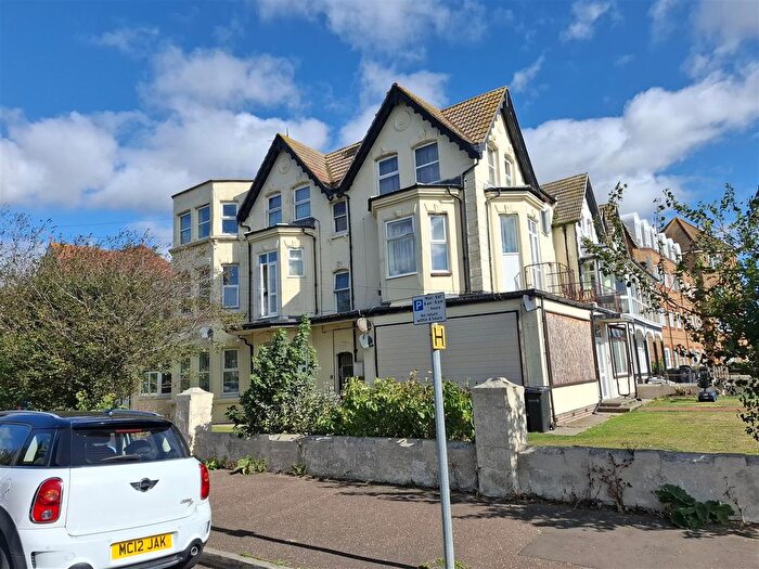 2 Bedroom Flat To Rent In Marine Parade West, Clacton On Sea, CO15