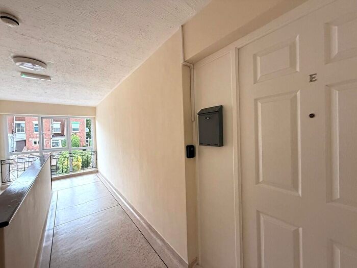 2 Bedroom Apartment For Sale In Flat E, Well Street, EX4