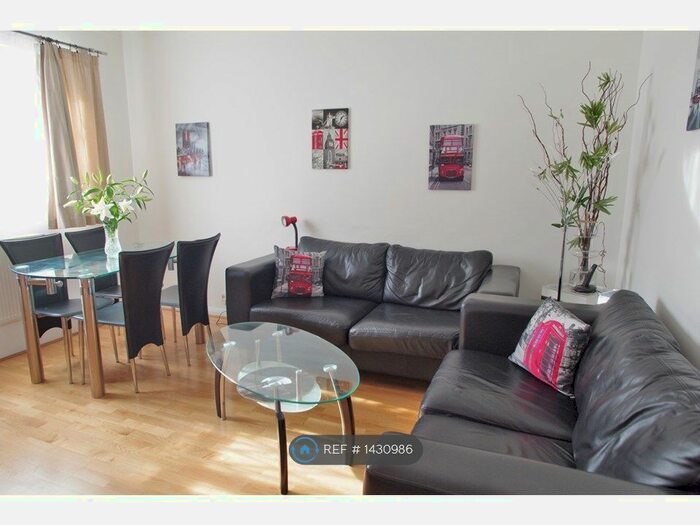 2 Bedroom Flat To Rent In Radley House, London, NW1