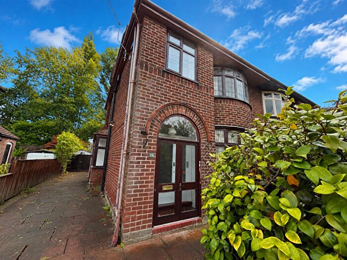 4 Bedroom Semi-Detached House For Sale In Brooklawn Drive, Didsbury, M20