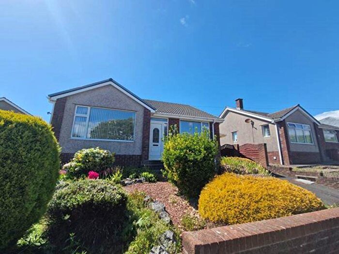 3 Bedroom Bungalow To Rent In Glenridding Drive, Hawcoat, Barrow-In-Furness, LA14