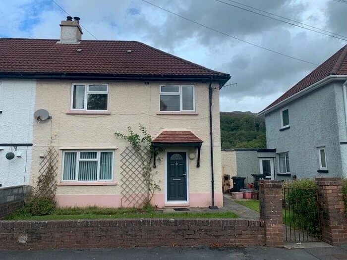 3 Bedroom Semi-Detached House For Sale In Ynyswen, Penycae, Swansea., SA9