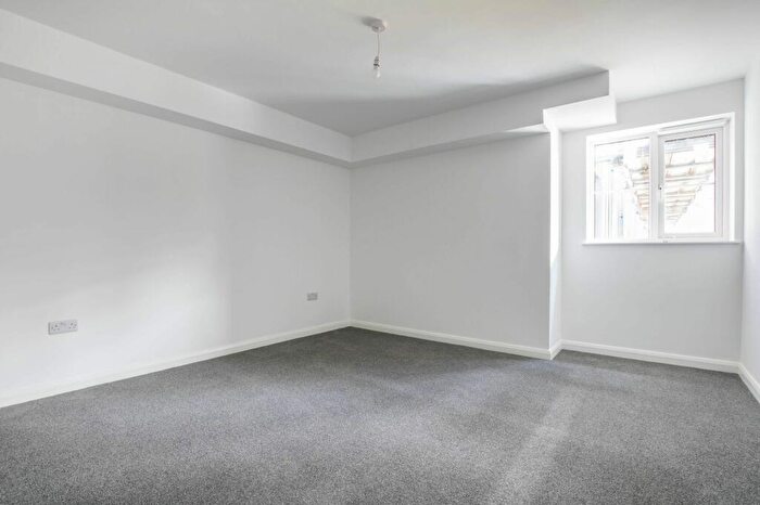 1 Bedroom Flat To Rent In Riverside Place, Kendal, LA9