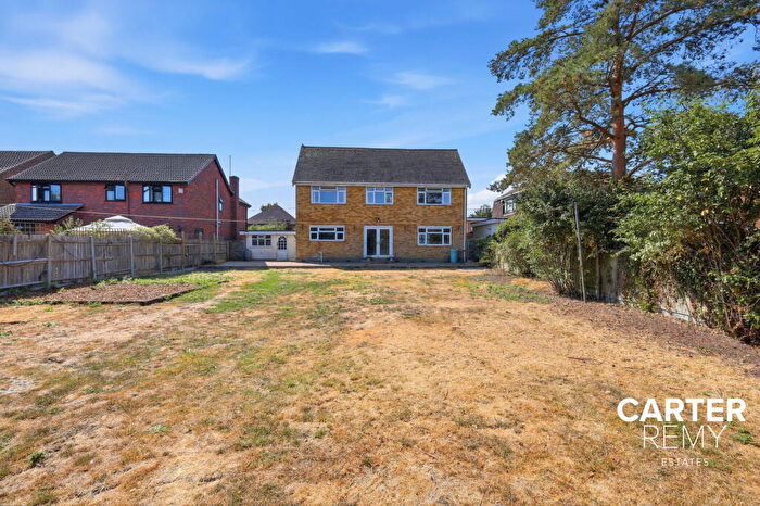 3 Bedroom Detached House For Sale In Kelly Road, Bowers Gifford, SS13