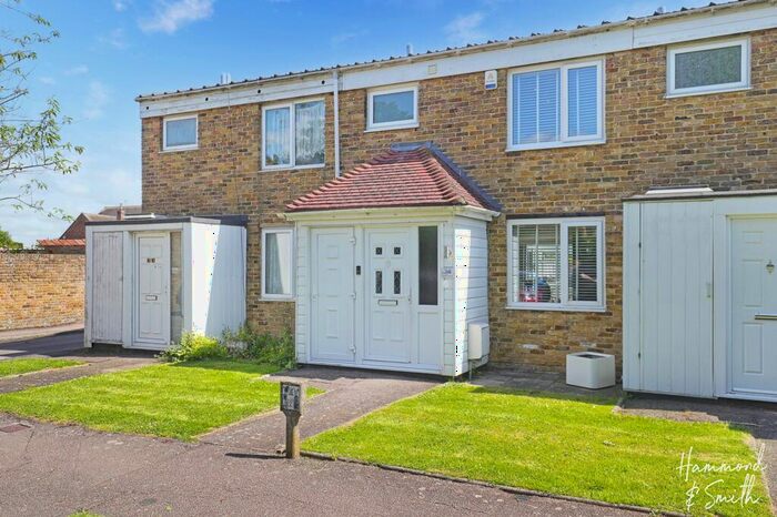 3 Bedroom Terraced House For Sale In Highfield Green, Epping, CM16